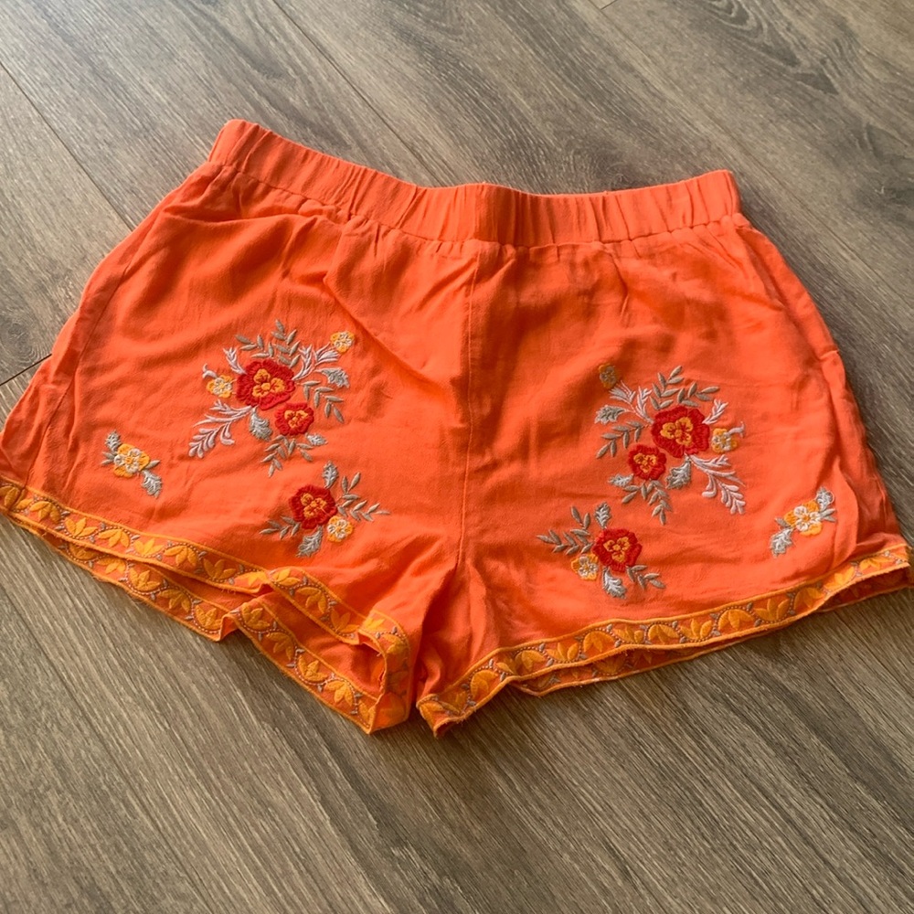 Maverick Floral Shorts Size Large NWT